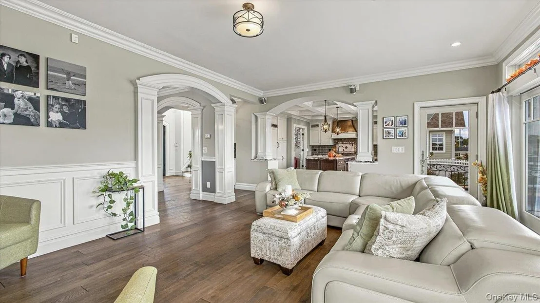 Photo of 141 Sequams Lane W