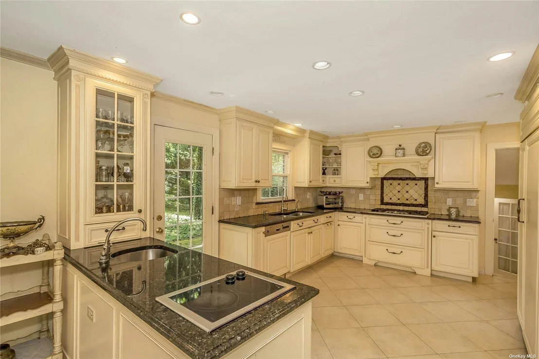 Photo of 100 The Intervale