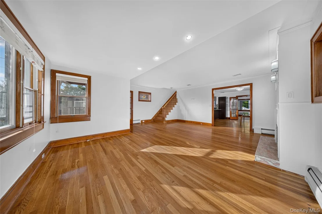 Photo of 46-19 Iris Lane