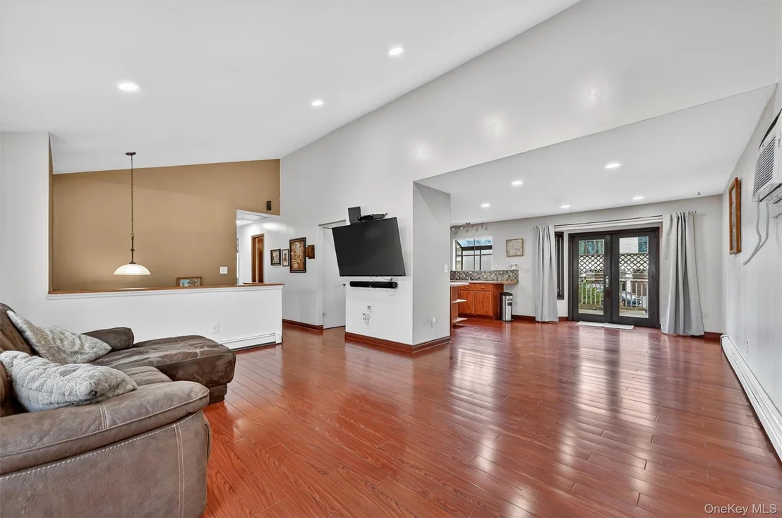 Photo of 22 Cambridge Circle