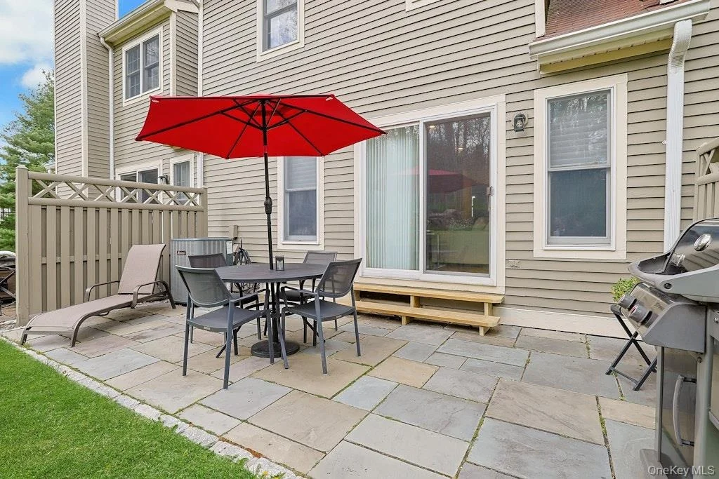 Photo of 1502 Regent Drive