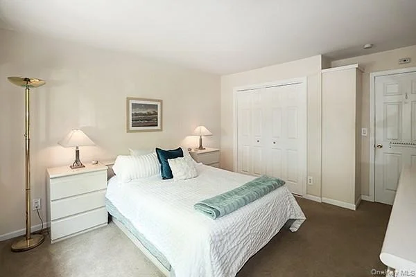 Photo of Unit 19B at 2449 Union Boulevard