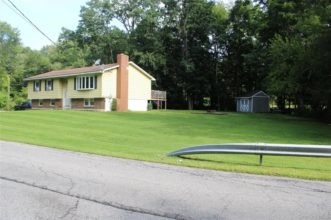 Photo of 230 Roosevelt Road