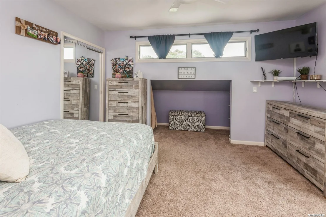 Photo of 830 Willow Road