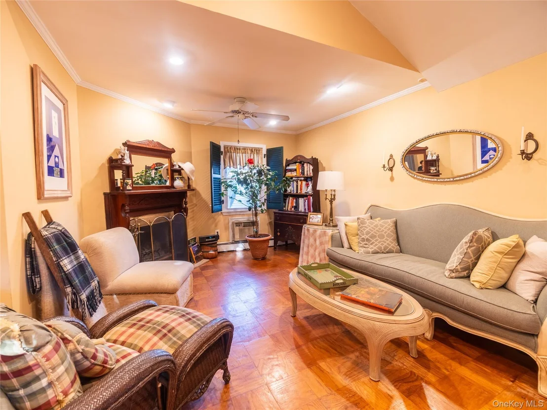 Photo of 8 Ridgeland Terrace