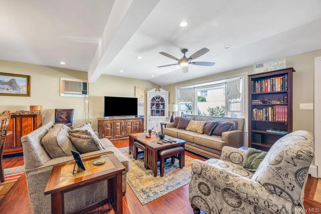 Photo of 142 Blacksmith Road E