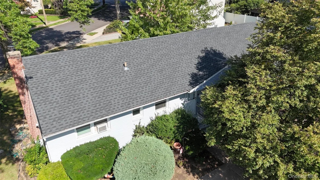 Photo of 1691 Ivanhoe Drive