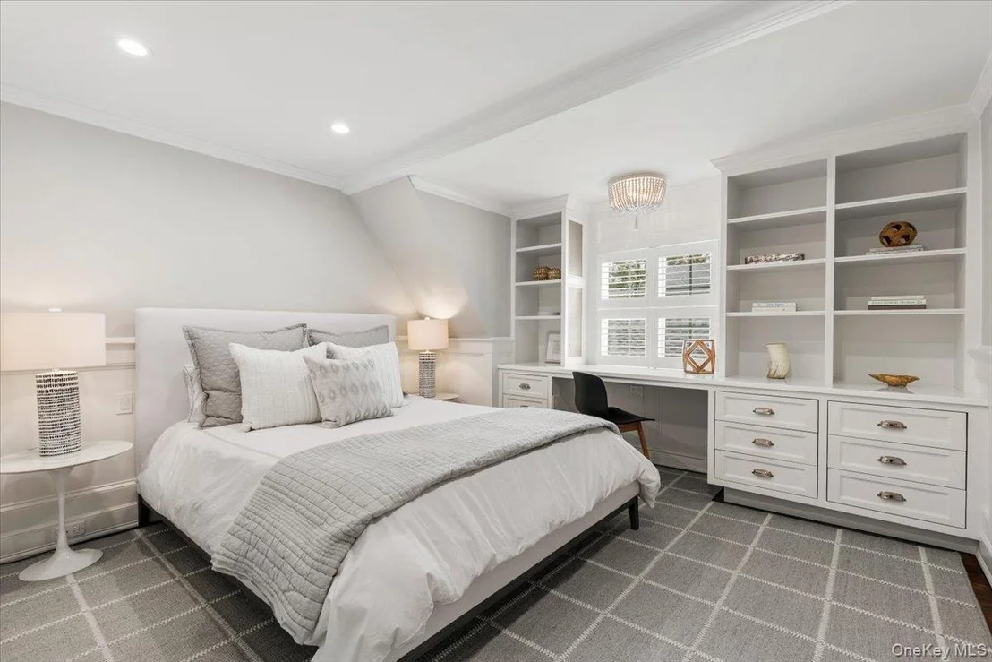 Photo of 2 Cowles Avenue
