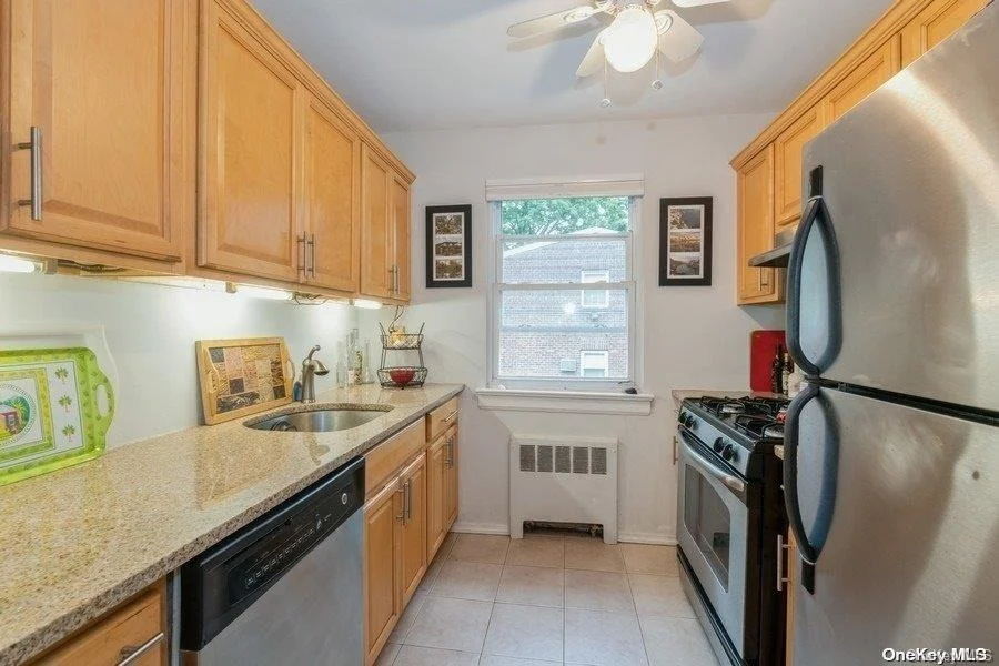 Photo of Unit LOWER at 78-27A Cloverdale Boulevard