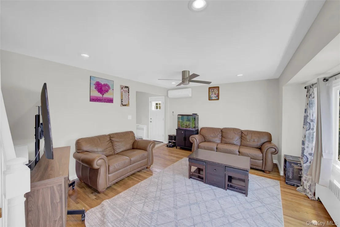 Photo of 1210 Emma Place