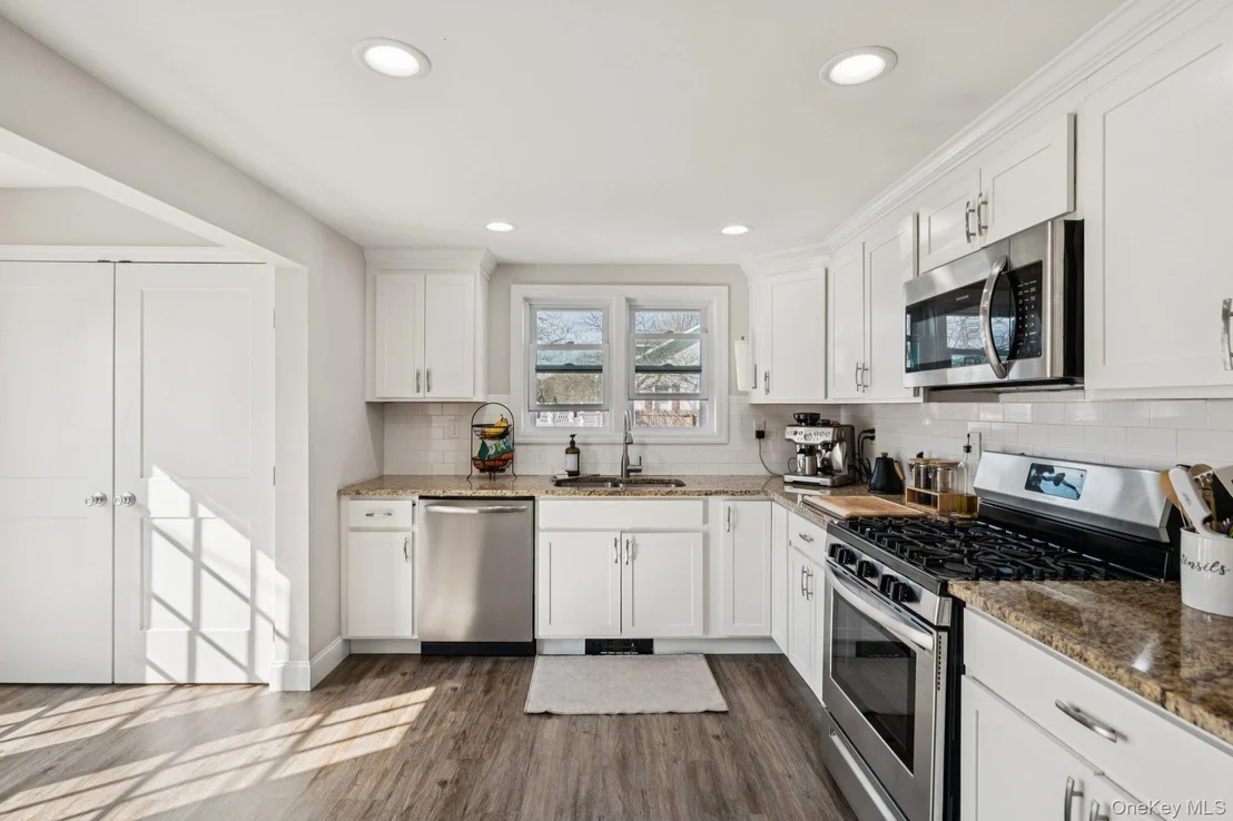Photo of 72 Waverly Avenue