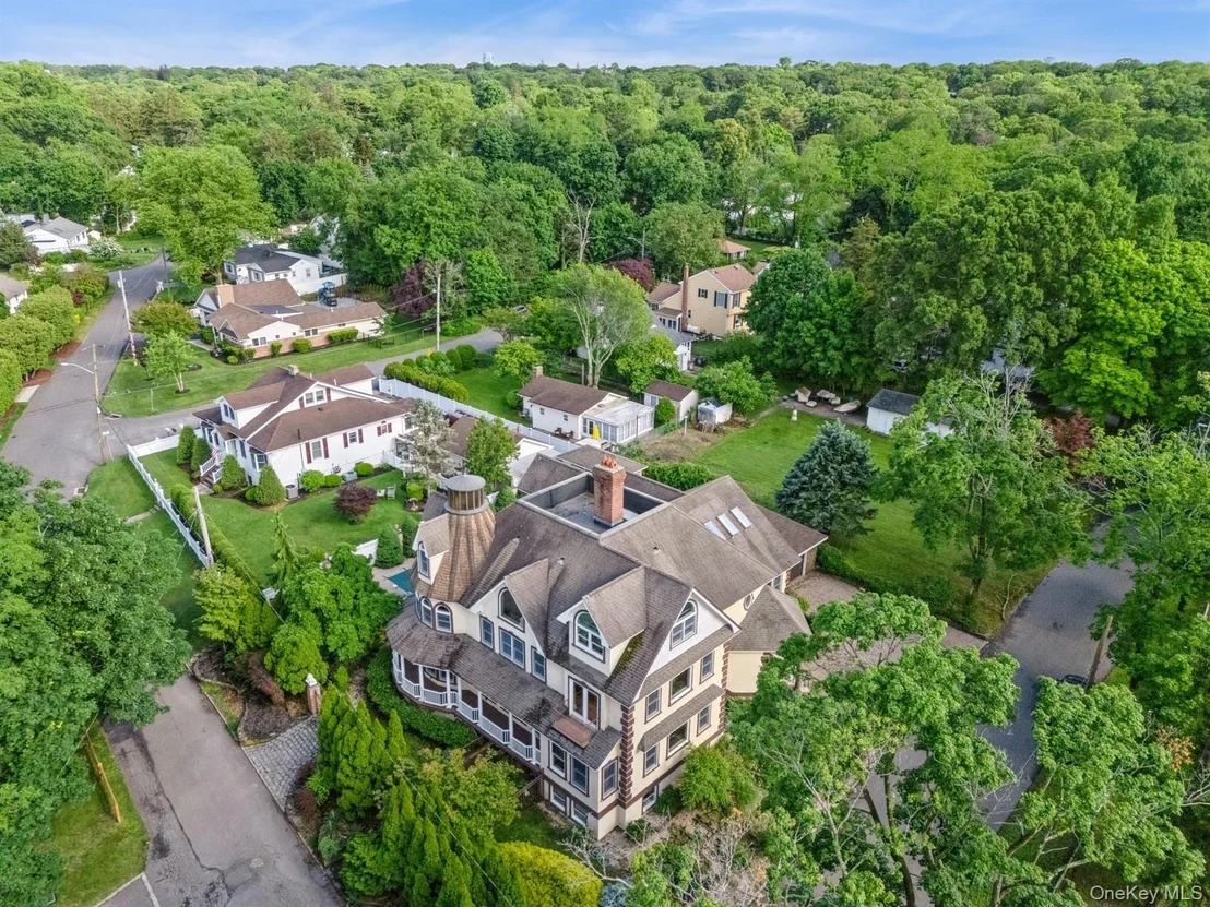 Photo of 80 Soundview Drive