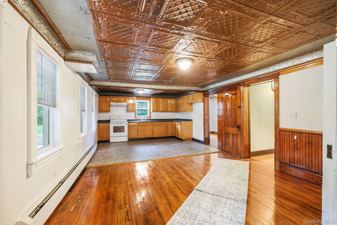 Photo of 708 Burlingham Road