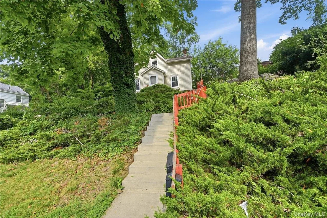 Photo of 42 Revolutionary Road