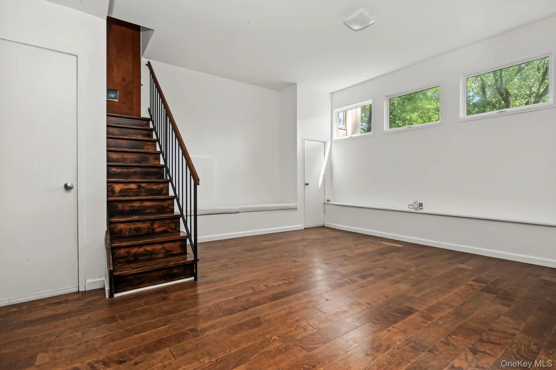 Photo of 4 Leatherstocking Lane