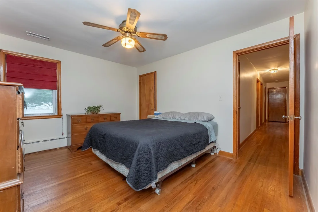 Photo of 1076 Decker Street
