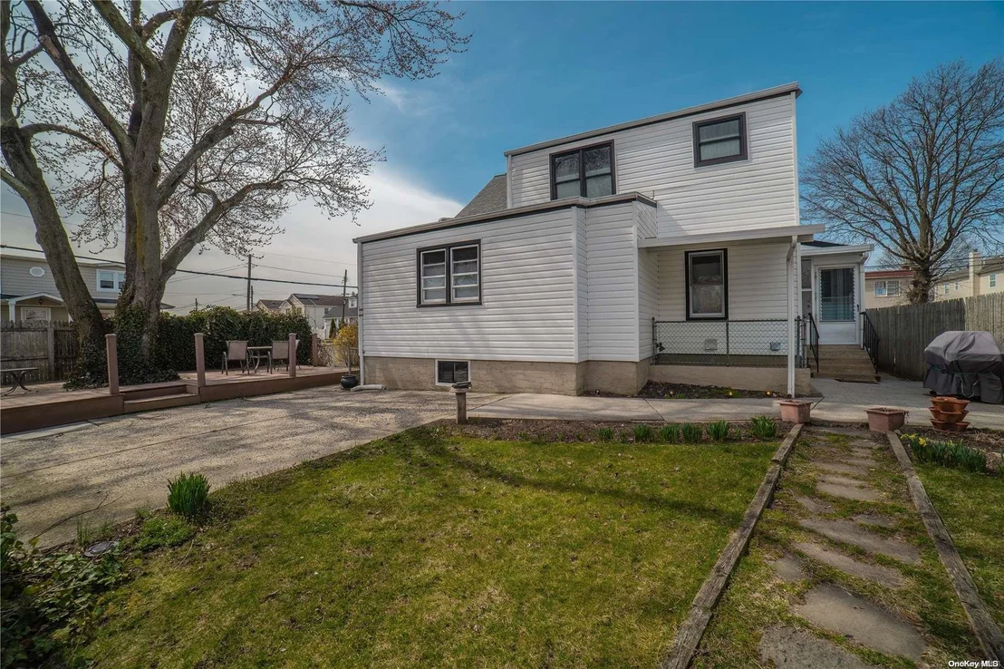 Photo of 263 Clement Avenue
