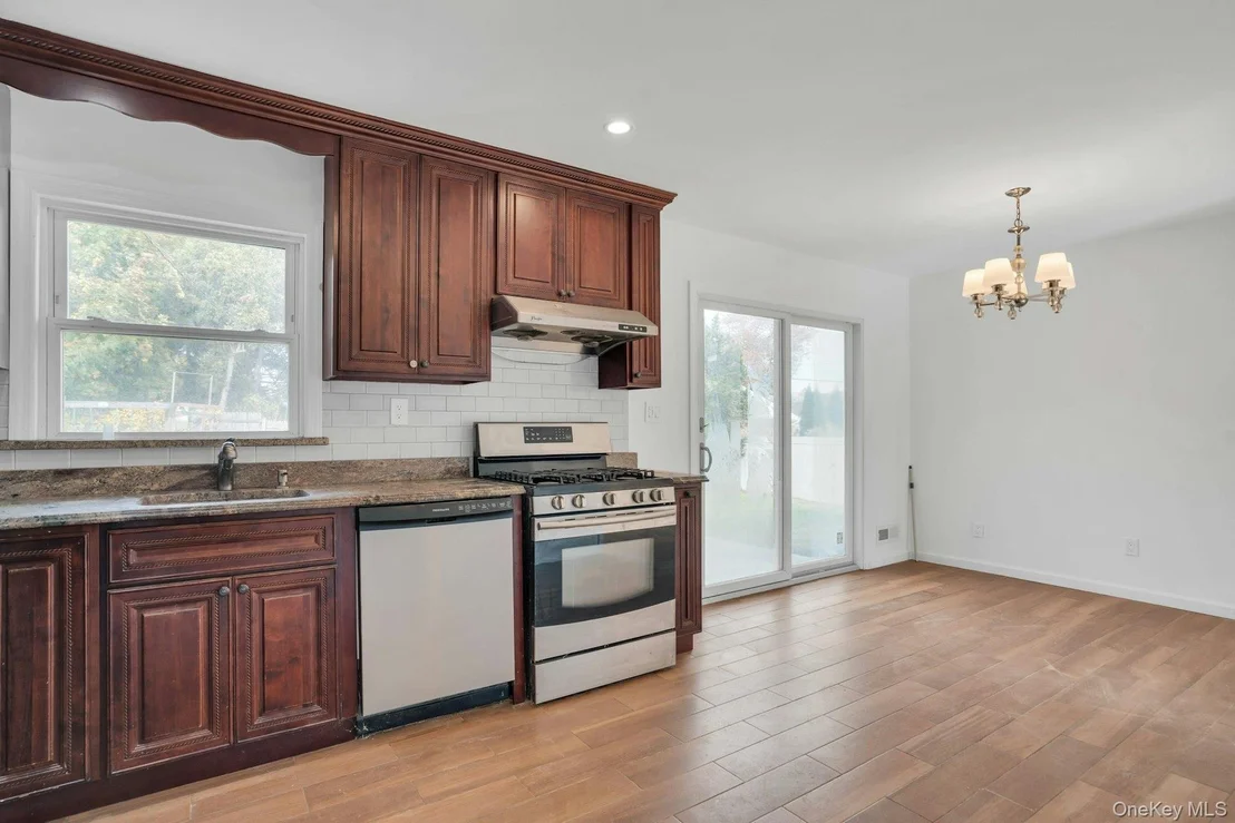 Photo of 44 Delaware Avenue
