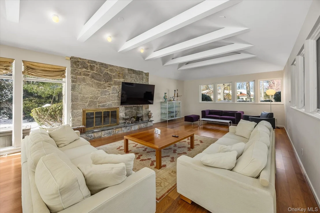 Photo of 20 Henhawk Road