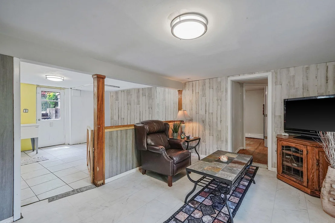 Photo of 2 Queen Drive