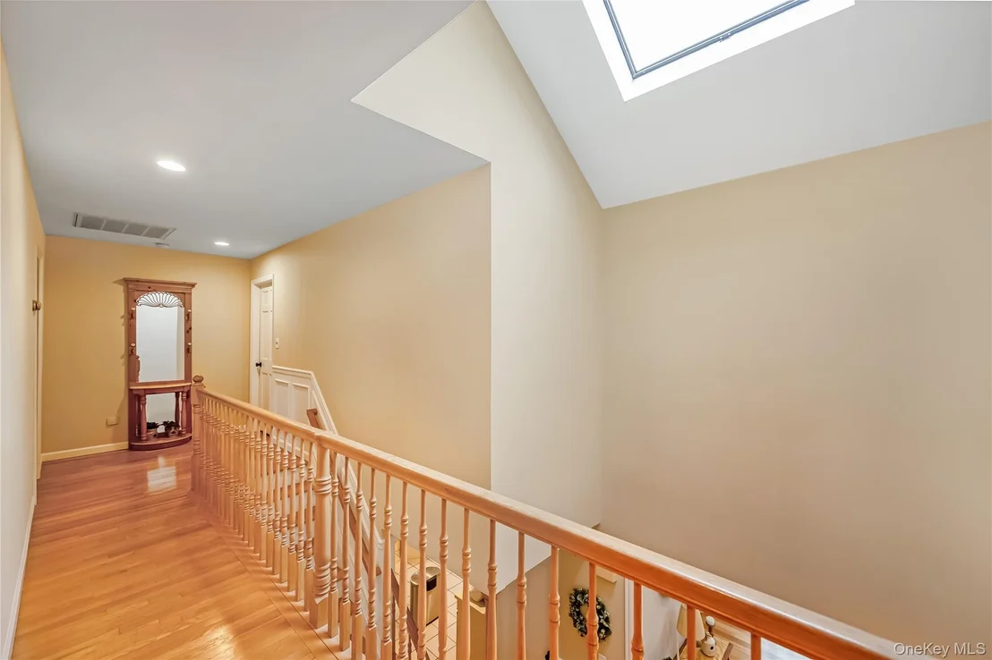 Photo of 348 Middle Road