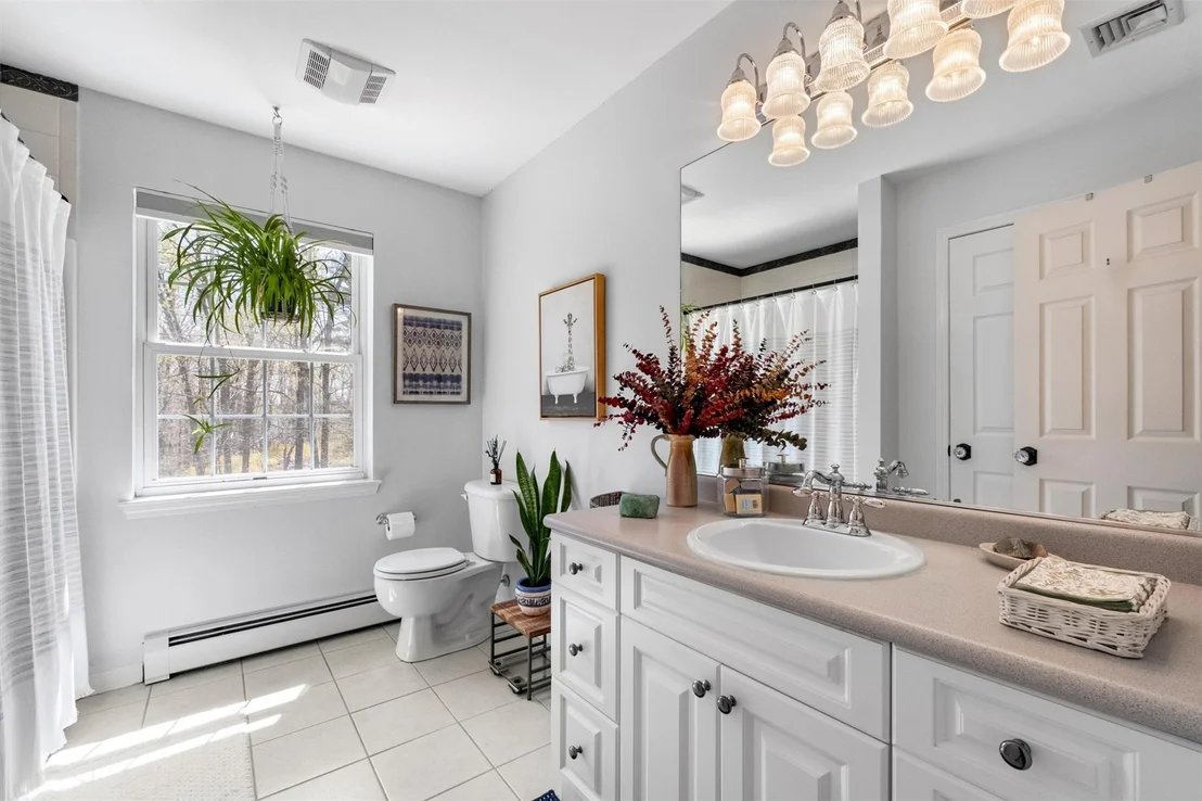 Photo of 462 Cornwall Hill Road