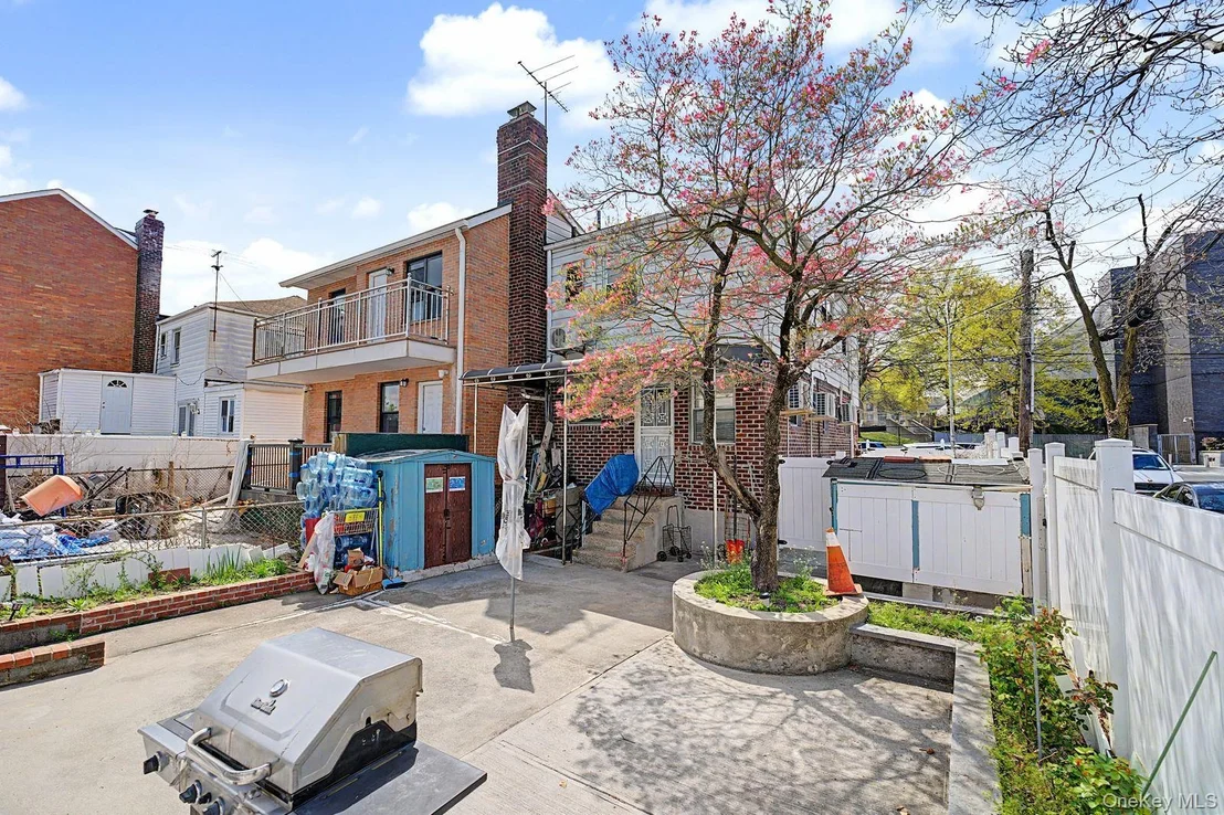 Photo of 15001 Reeves Avenue