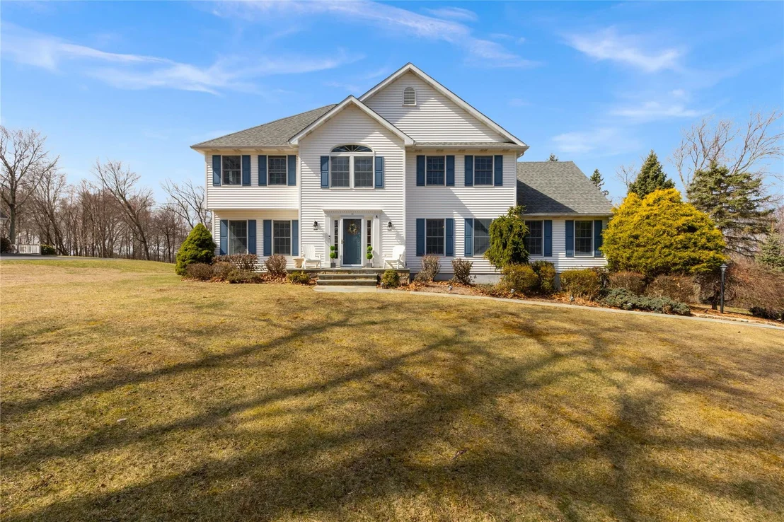 Photo of 15 Shoshone Drive