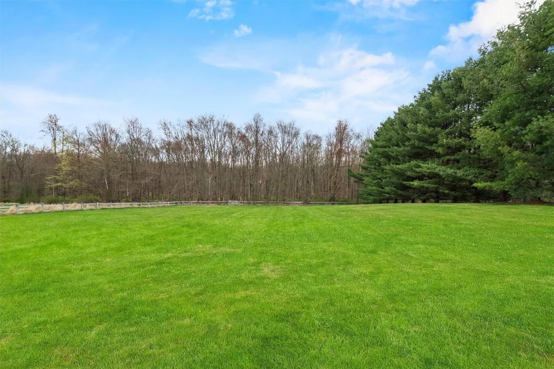 Photo of 69 Mallory Lane