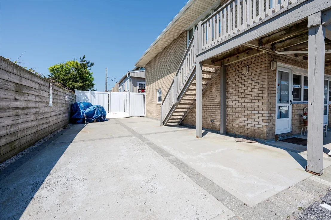 Photo of Unit 11 at 979 Oceanfront