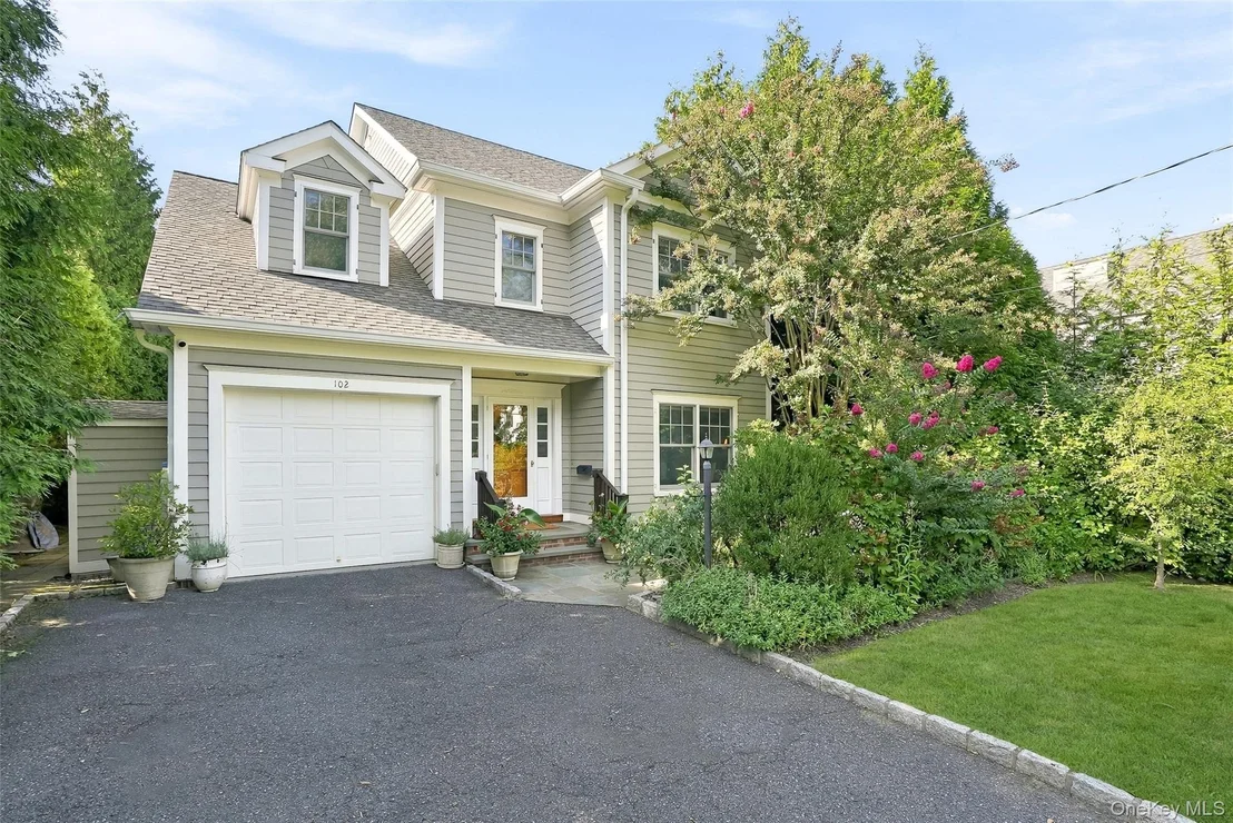 Photo of 102 Florence Avenue