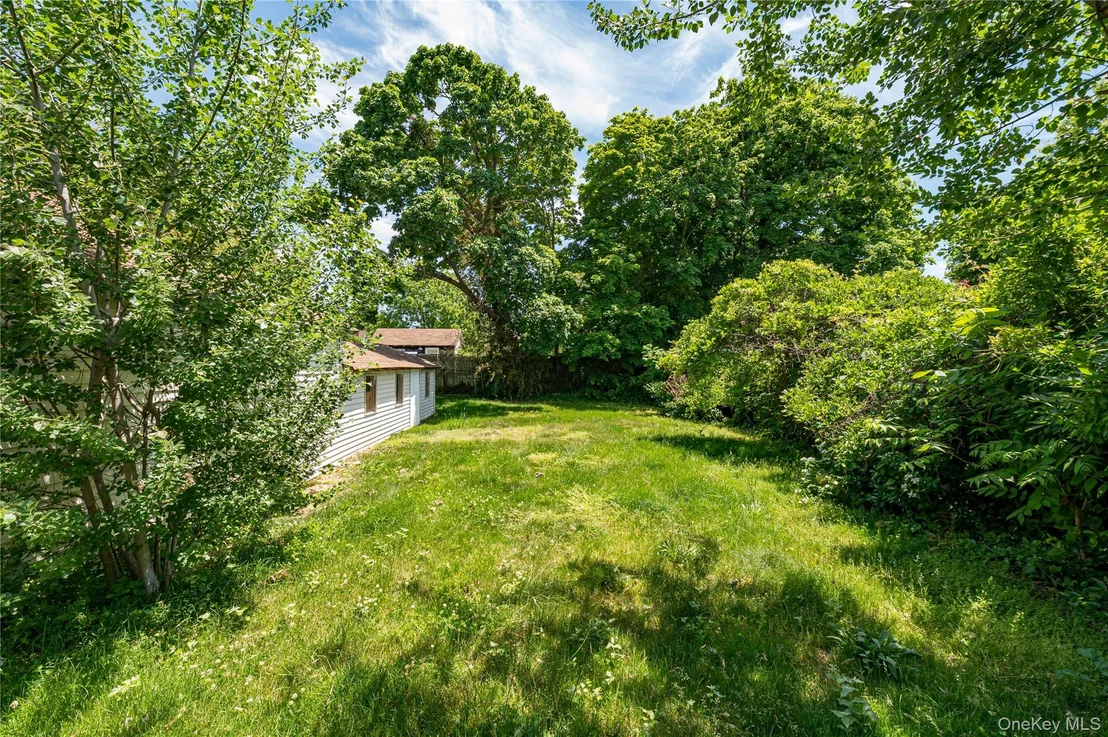 Photo of 129 Bay Avenue