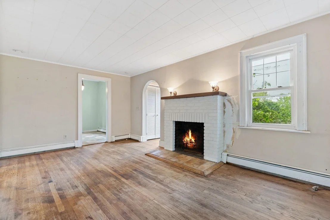 Photo of 803 Oakwood Drive