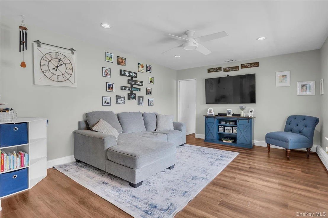Photo of 92 Sequoia Way
