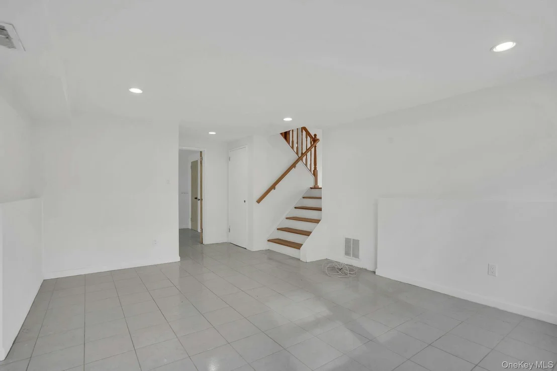 Photo of 44 Delaware Avenue