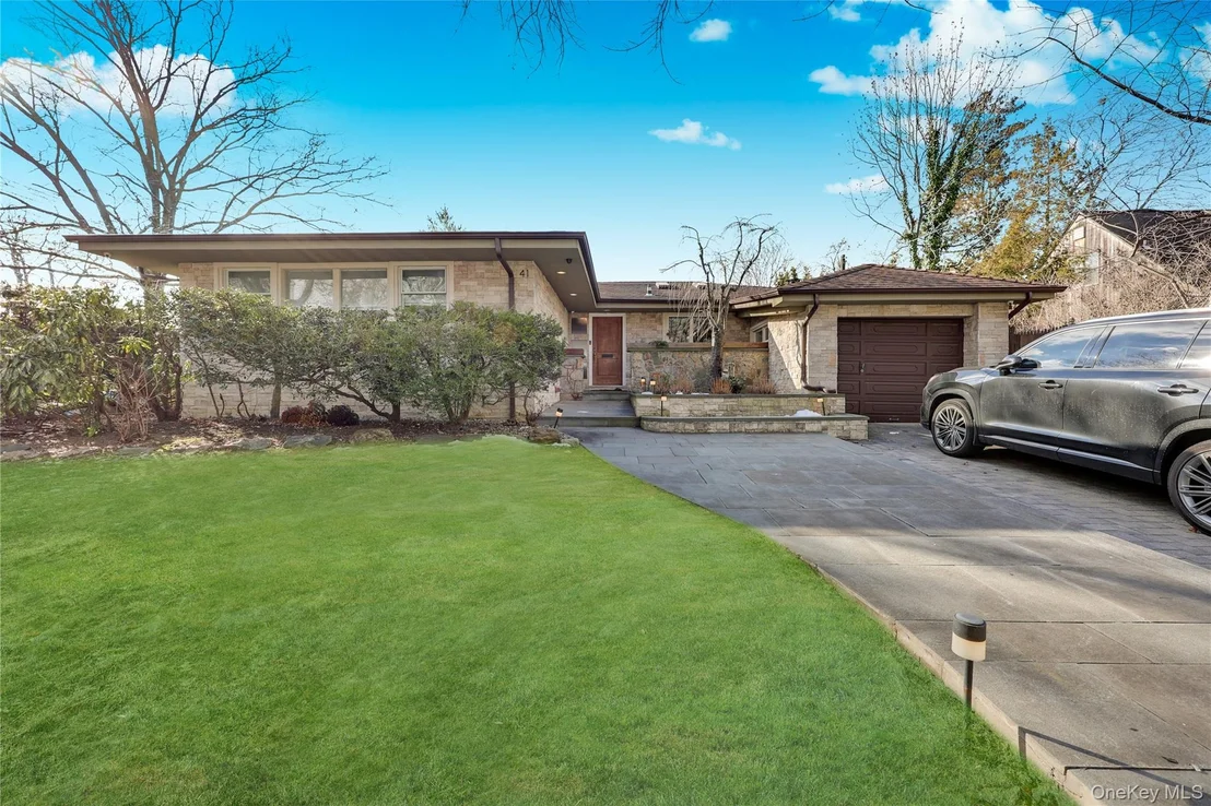 Photo of 41 Erick Avenue
