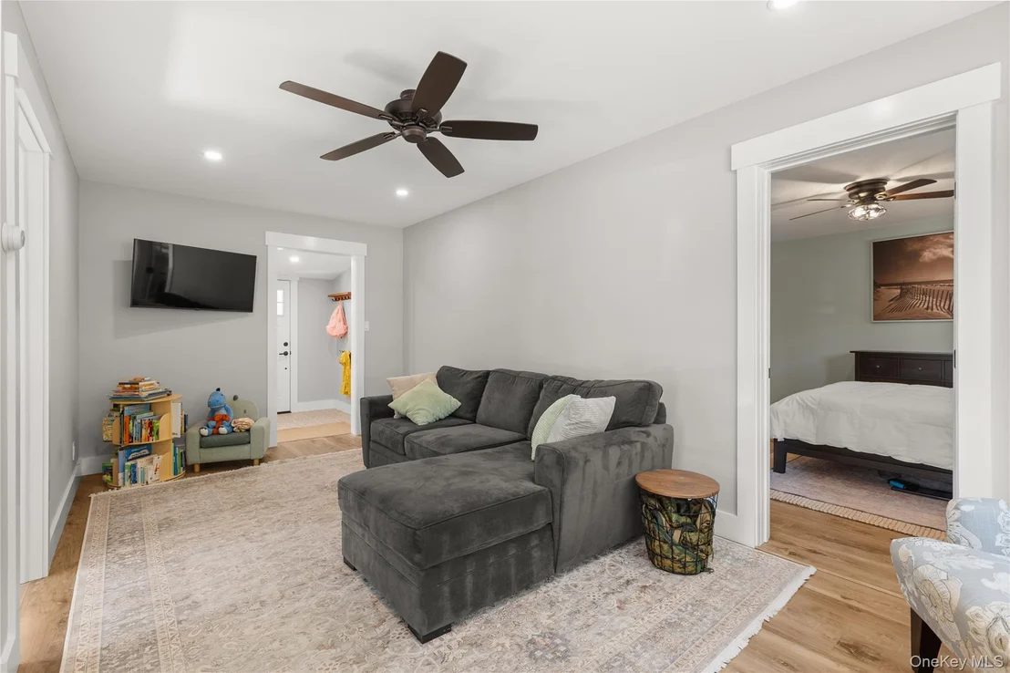 Photo of 10 White Avenue