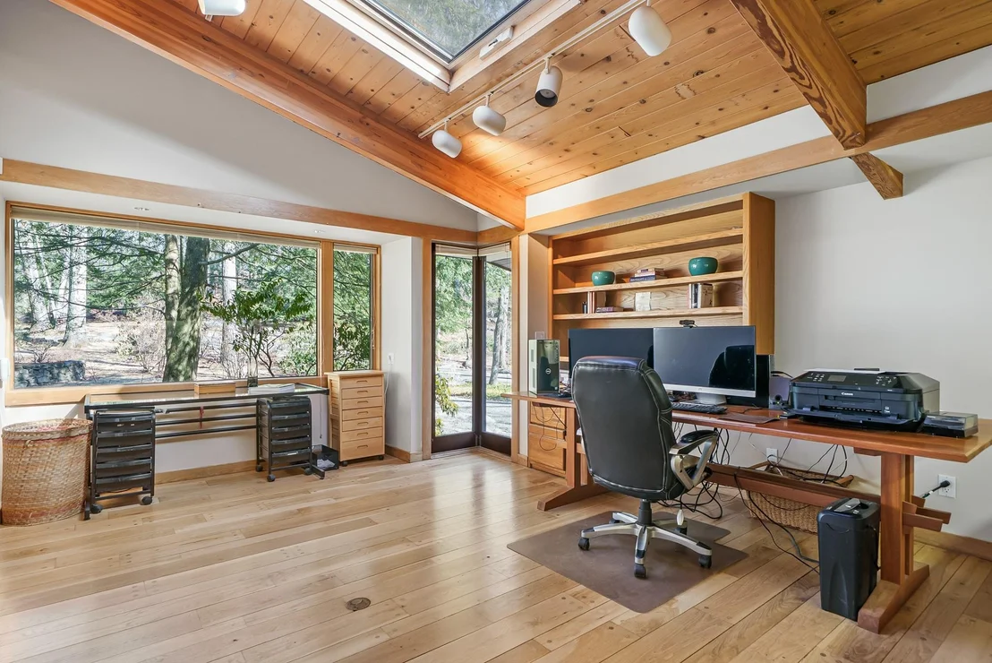 Photo of 43 Snake Hill Road