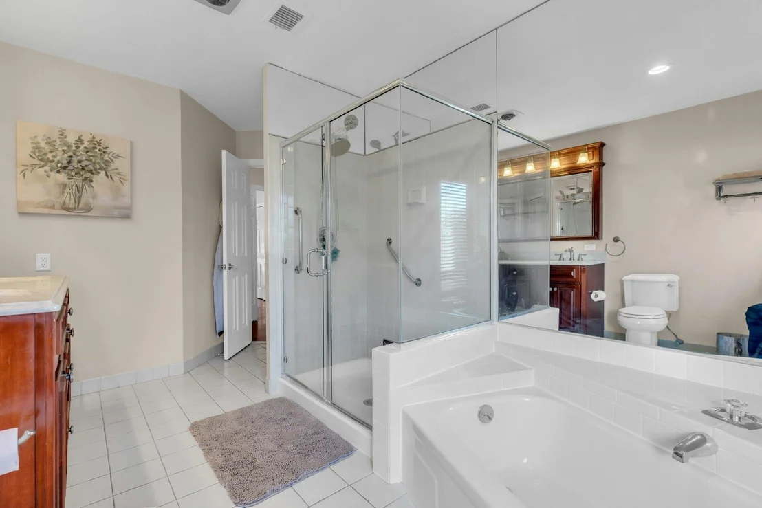 Photo of Unit END at 12 Maple Run Drive