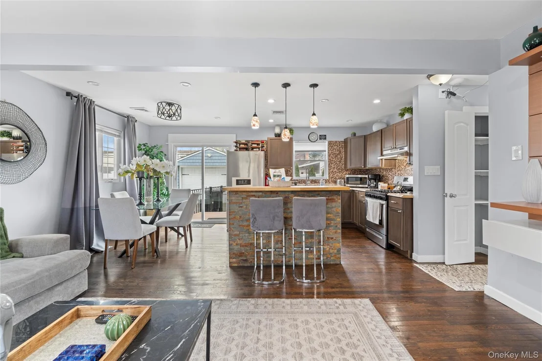 Photo of 960 Clyde Road