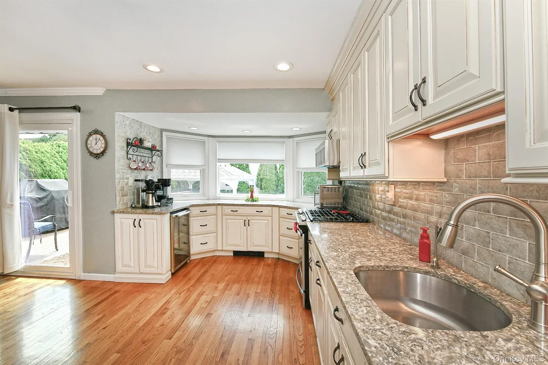 Photo of 4039 Hahn Avenue