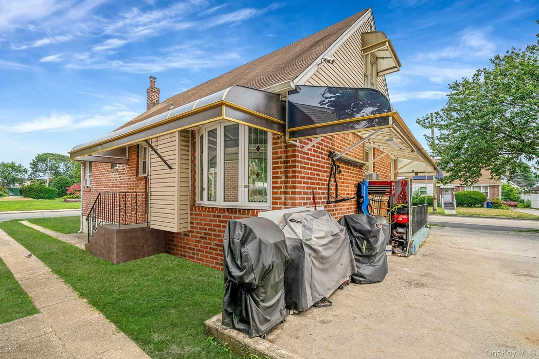 Photo of 86 Clearstream Avenue