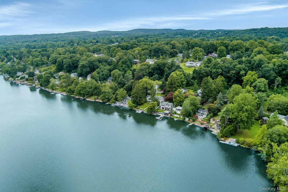 Photo of 11 Lakeside Road