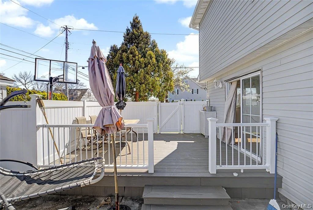 Photo of 253 Devonshire Drive