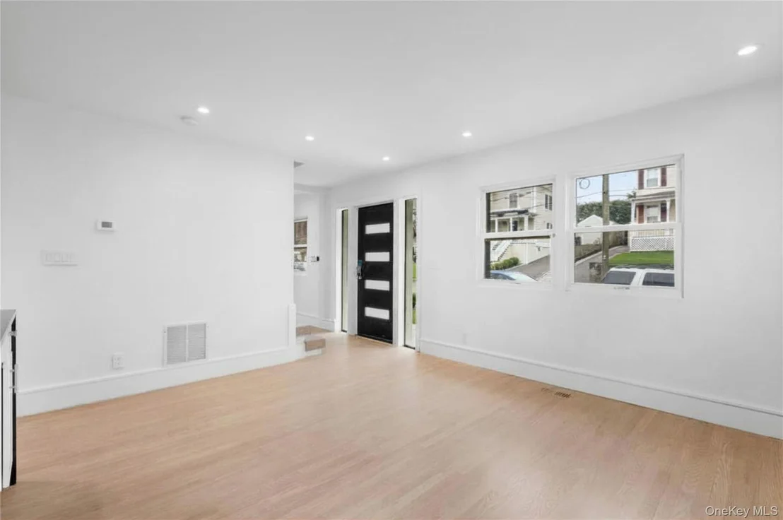 Photo of 313 Sixth Avenue