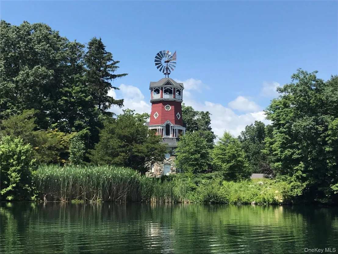 Photo of 6 Spruce Hollow