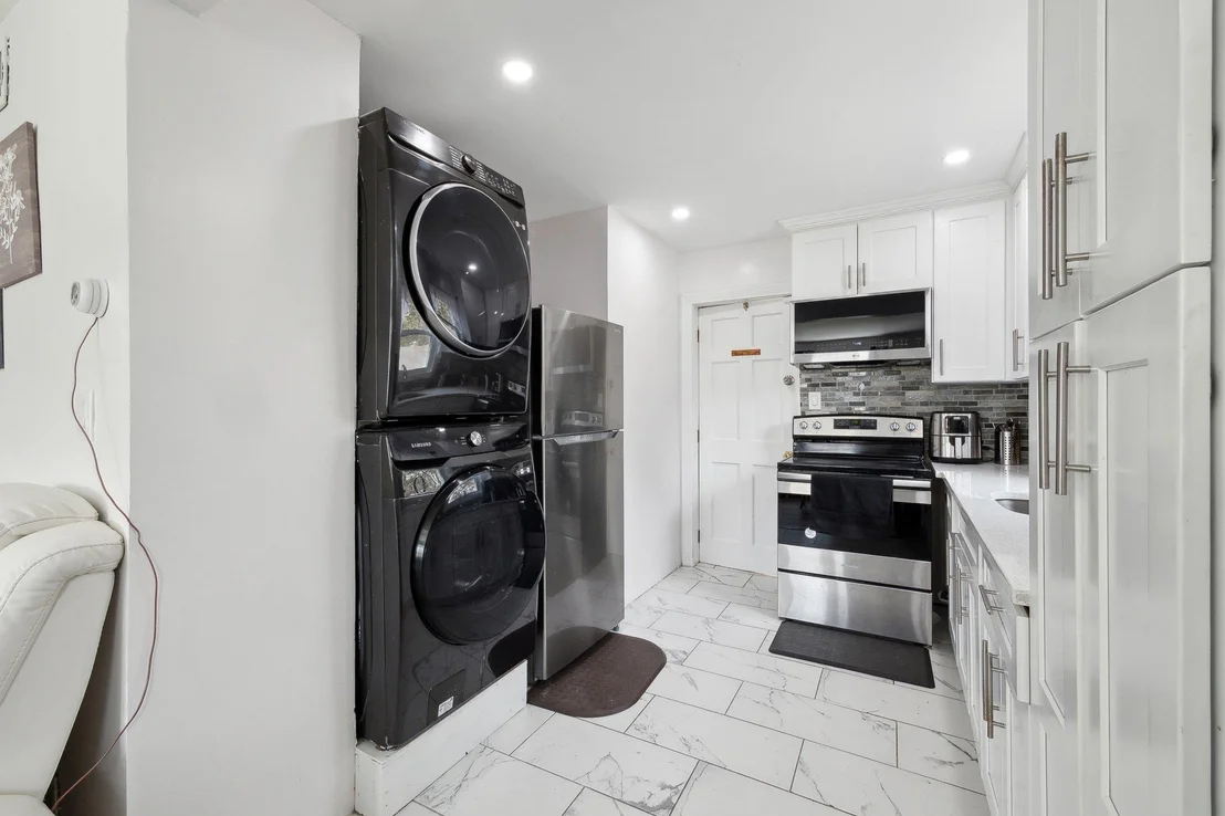 Photo of 991 Henhawk Road