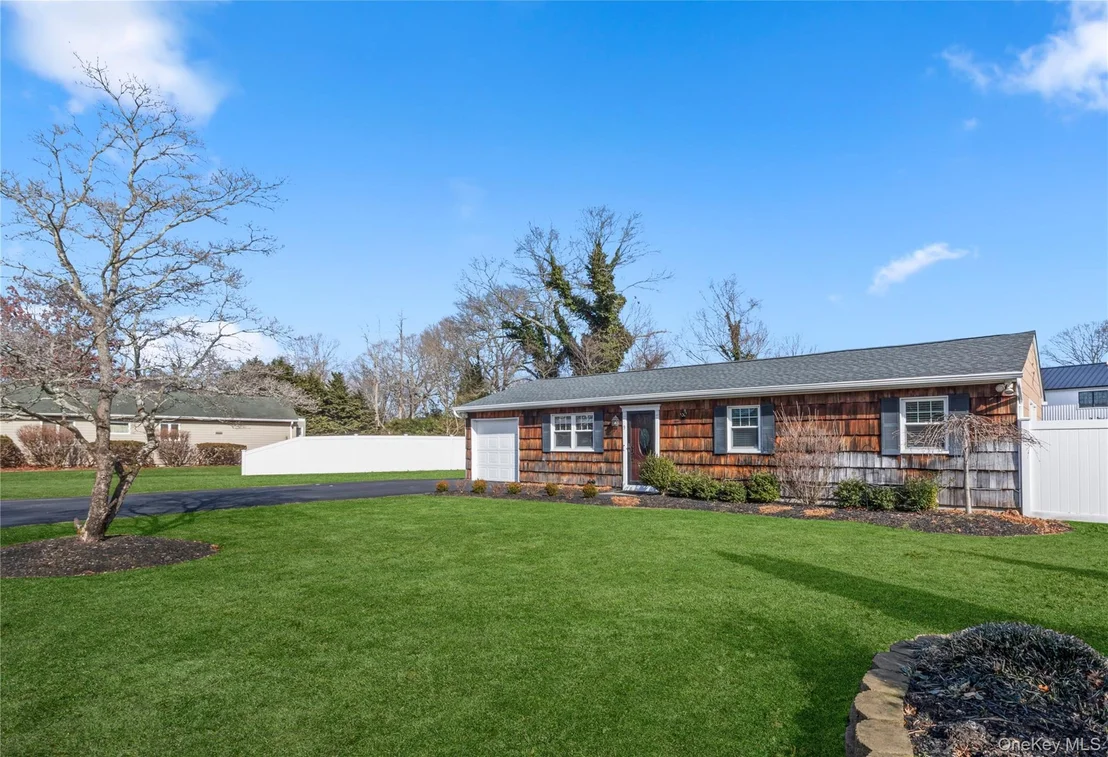 Photo of 9 Golf Course Road