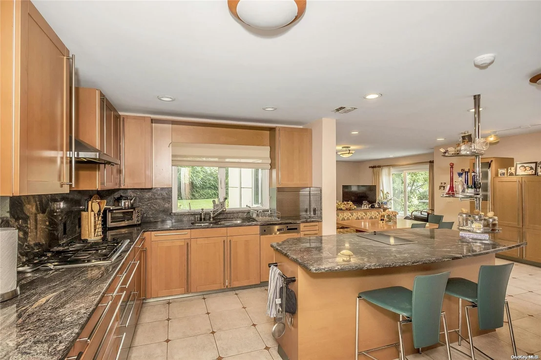 Photo of 35 Center Drive