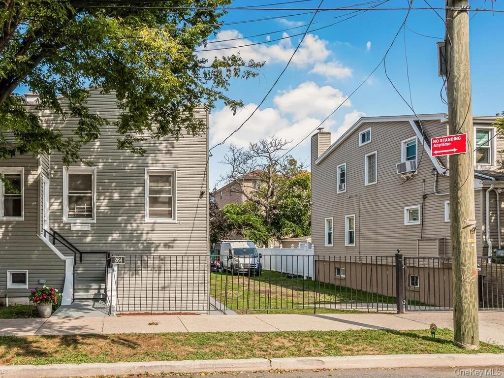 Photo of 264 Emerson Avenue